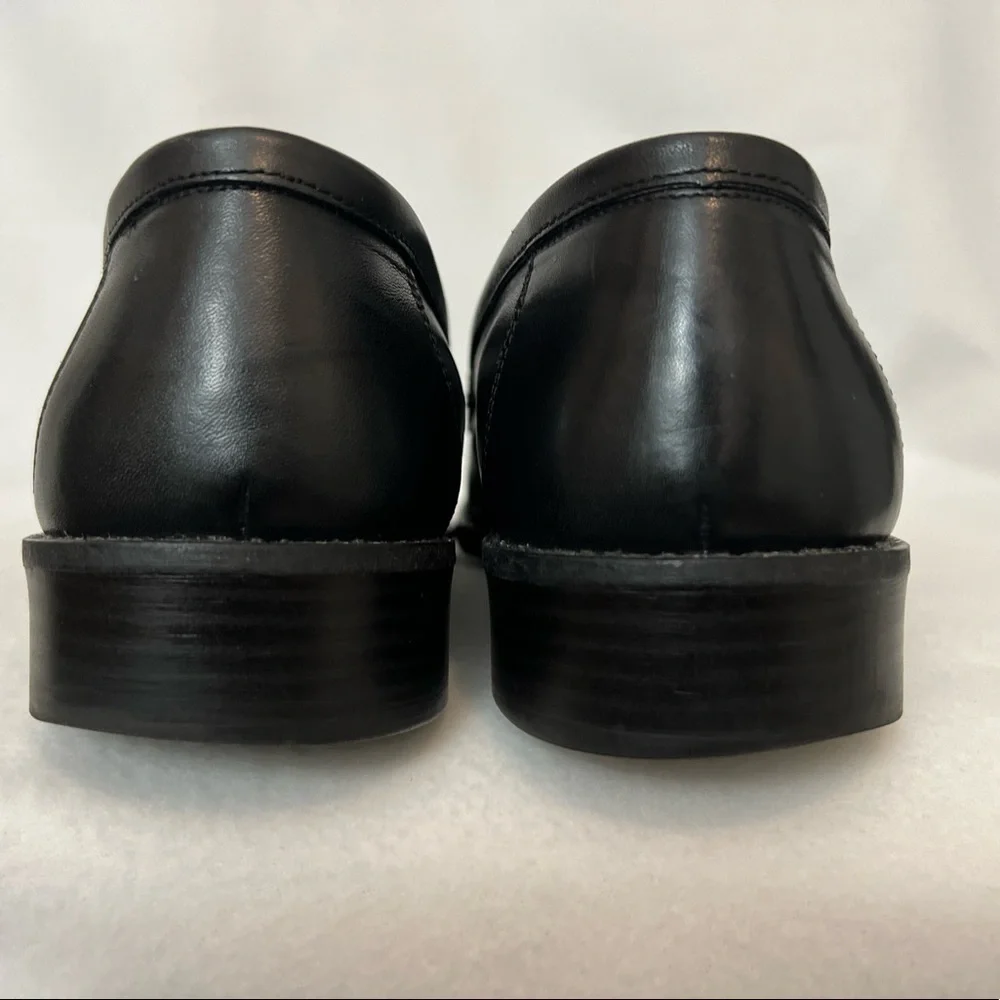 Johnston & Murphy size 9 1/2 Black Leather Slip On Mens Loafers